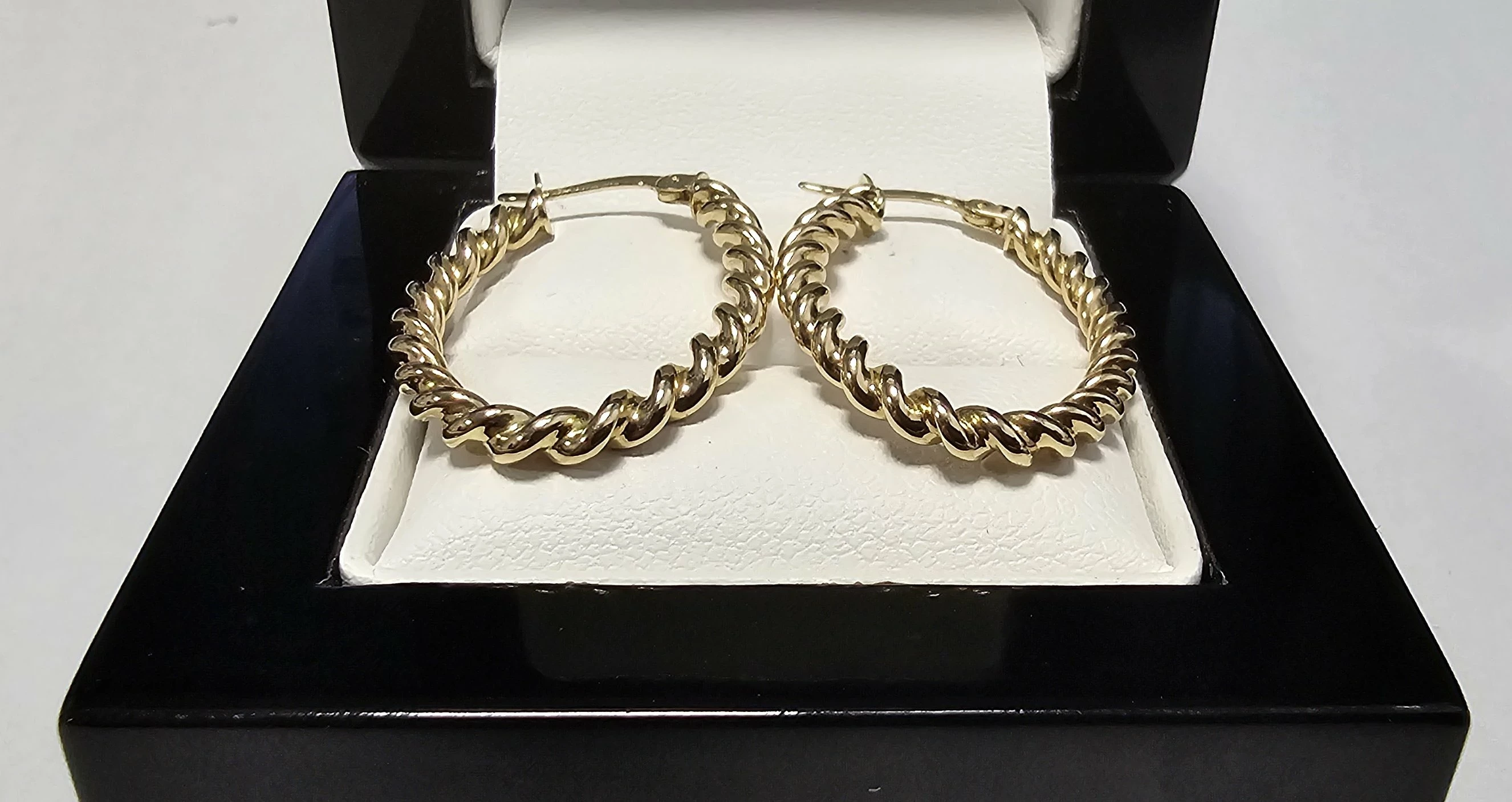 zlote-kolczyki-kola-krecone-206-g-585-marka-226434-1704211