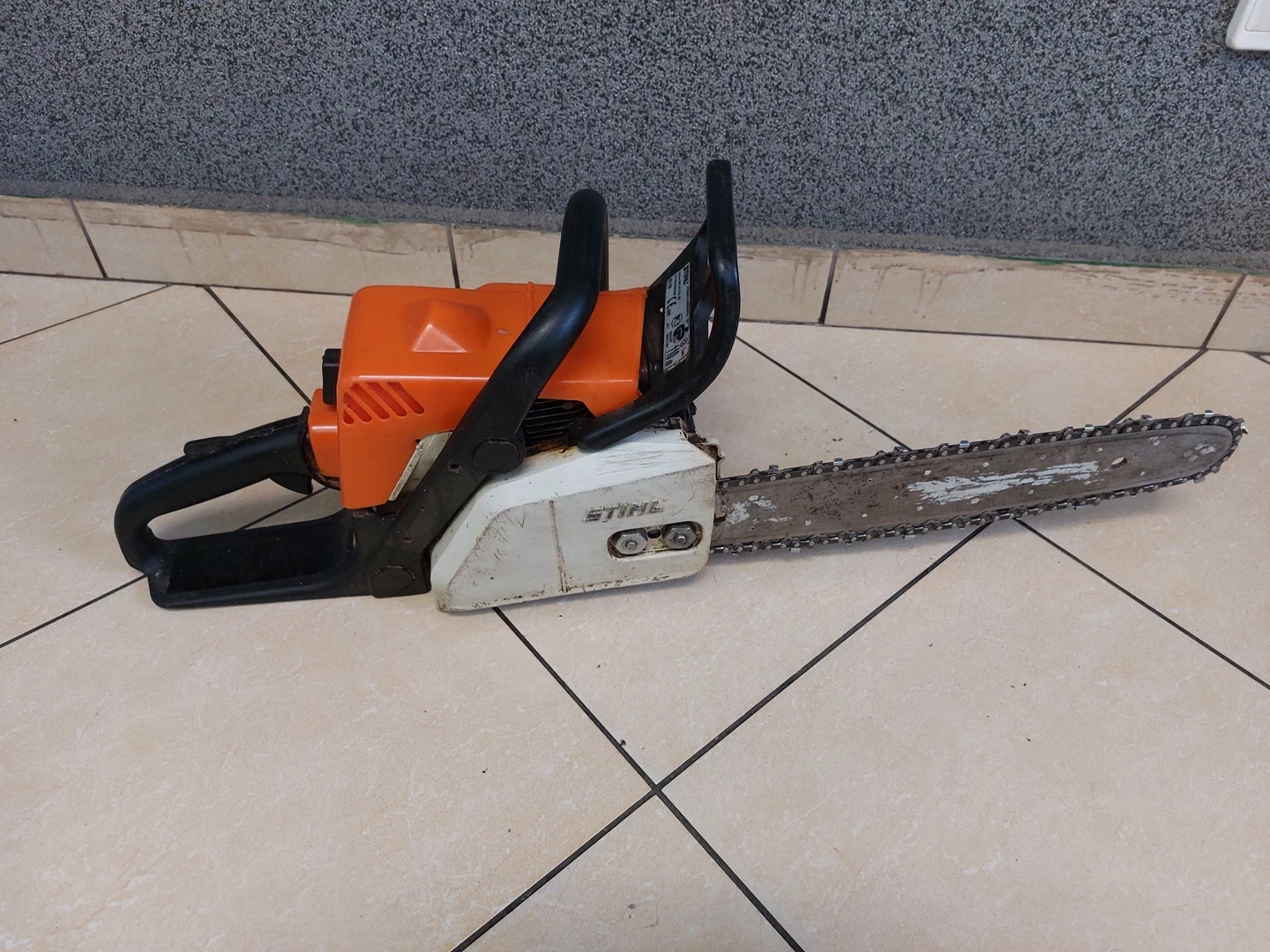 pila-spalinowa-stihl-ms-180-zasilanie-209202-1769278
