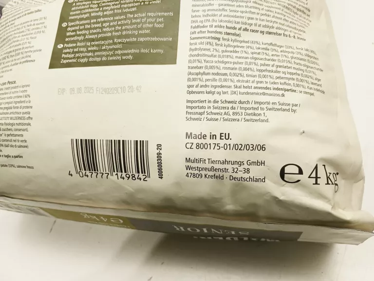 KAMA DLA PASÓW REAL WILDERNESS SENIOR TRUE COUNTRY KURCZAK Z RYBĄ 4KG