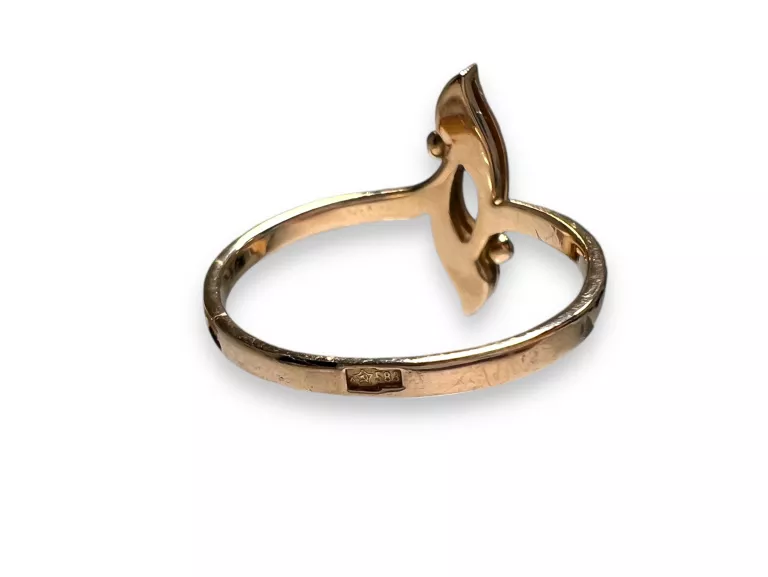 ZŁOTY PIERŚCIONEK ZE ZDOBIENIEM 2,19G/585/R17