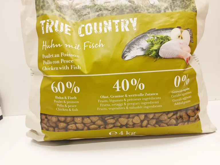 KAMA DLA PASÓW REAL WILDERNESS SENIOR TRUE COUNTRY KURCZAK Z RYBĄ 4KG