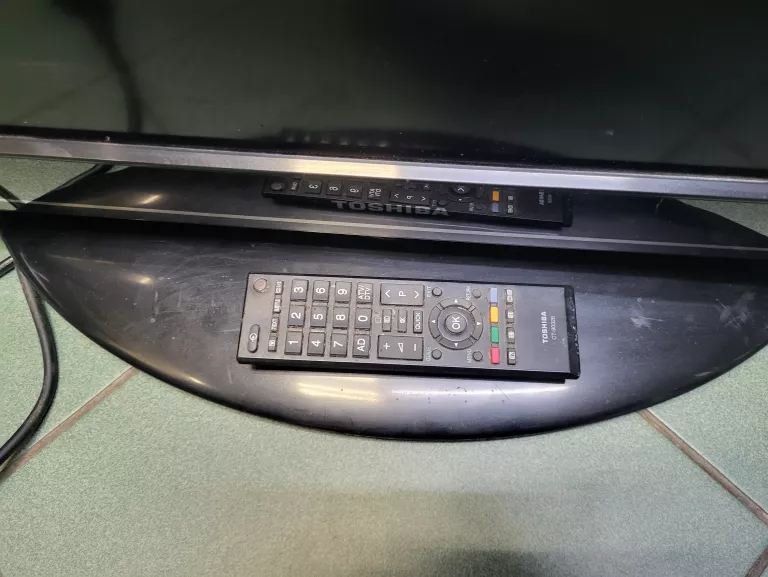 TELEWIZOR TOSHIBA 32AV703G1 PILOT