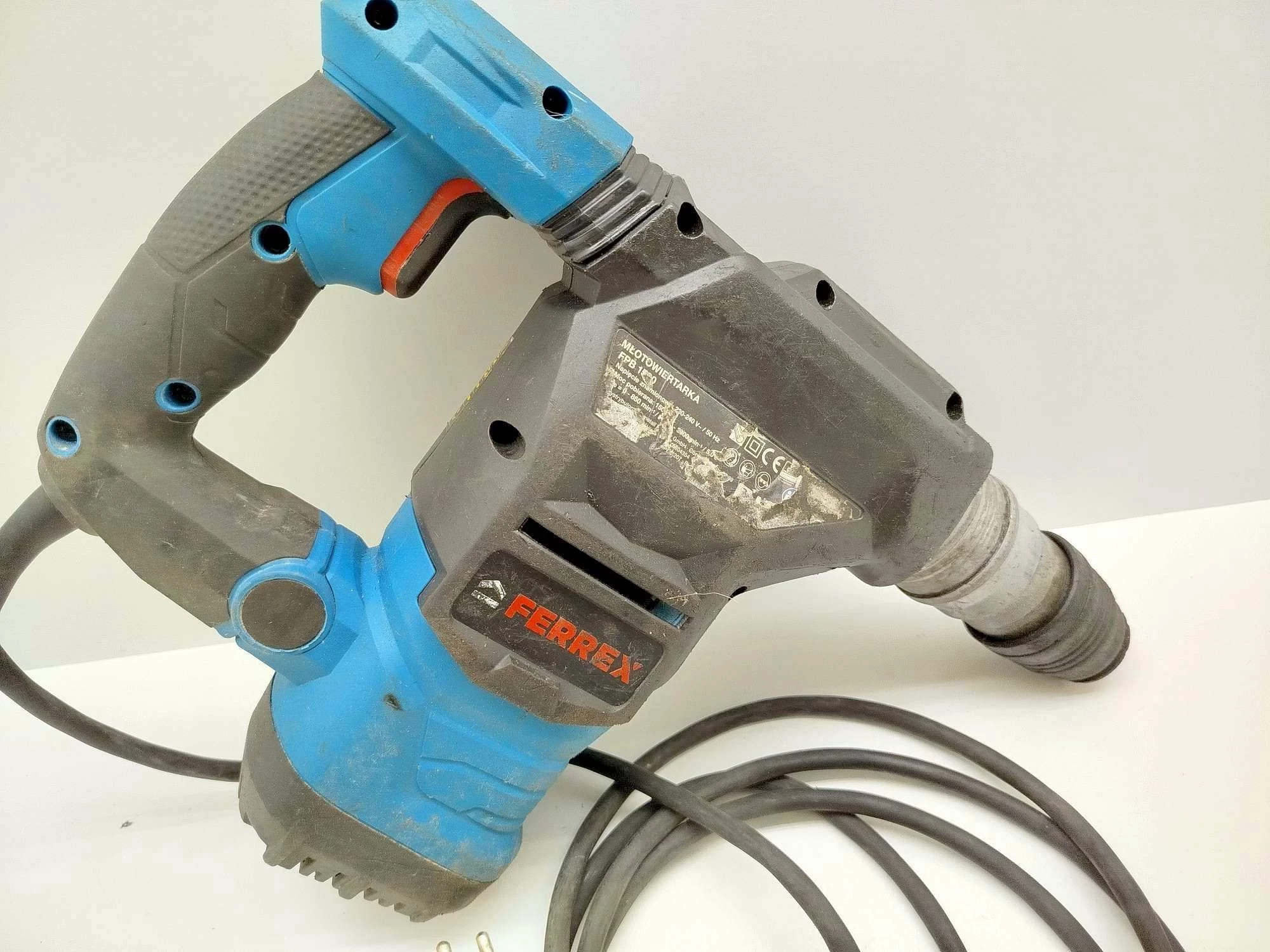 mlotowiertarka-ferrex-fpb-1550-maksymalna-moc-155000