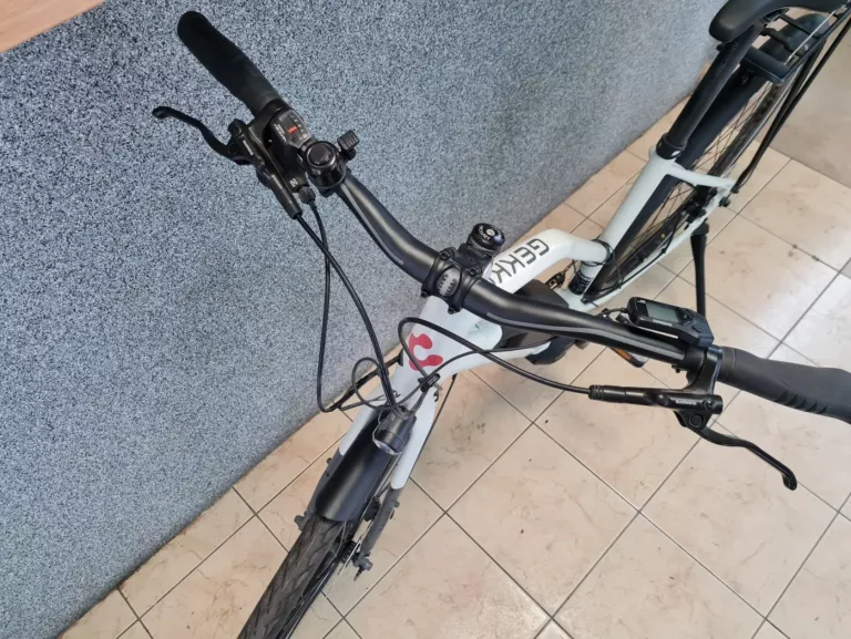 ROWER ELEKTRYCZNY GEKKO FLASH TRK (MATTE LIGHT GREY) 18"