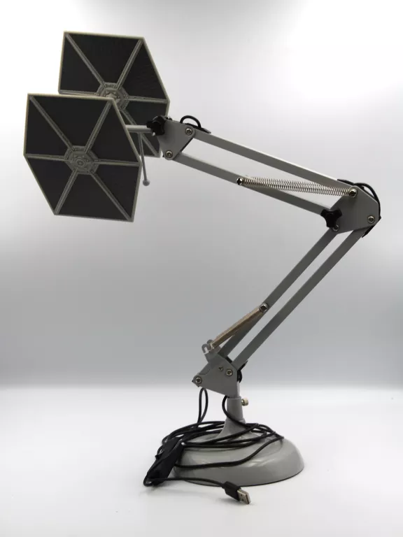 LAMPKA BIURKOWA LED GWIEZDNE WOJNY TIE FIGHTER