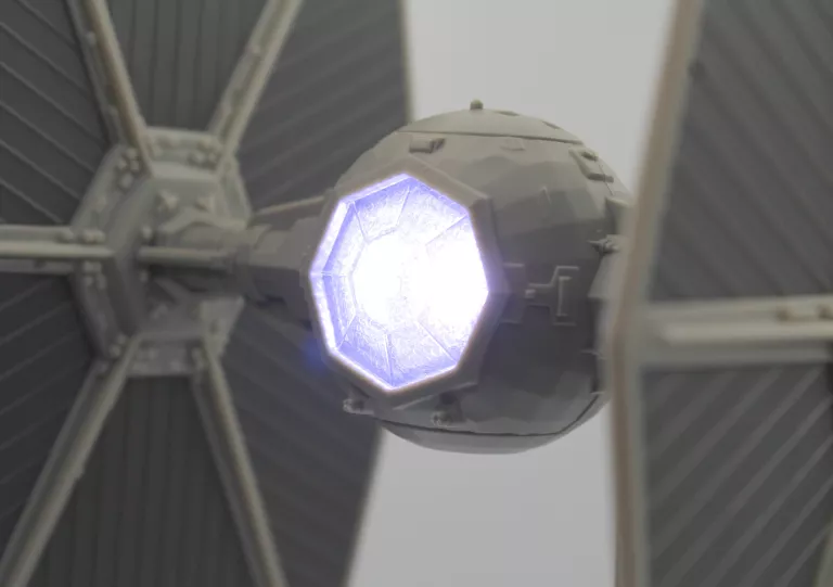 LAMPKA BIURKOWA LED GWIEZDNE WOJNY TIE FIGHTER