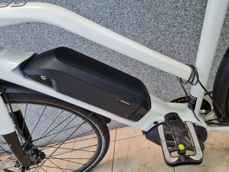 ROWER ELEKTRYCZNY GEKKO FLASH TRK (MATTE LIGHT GREY) 18"