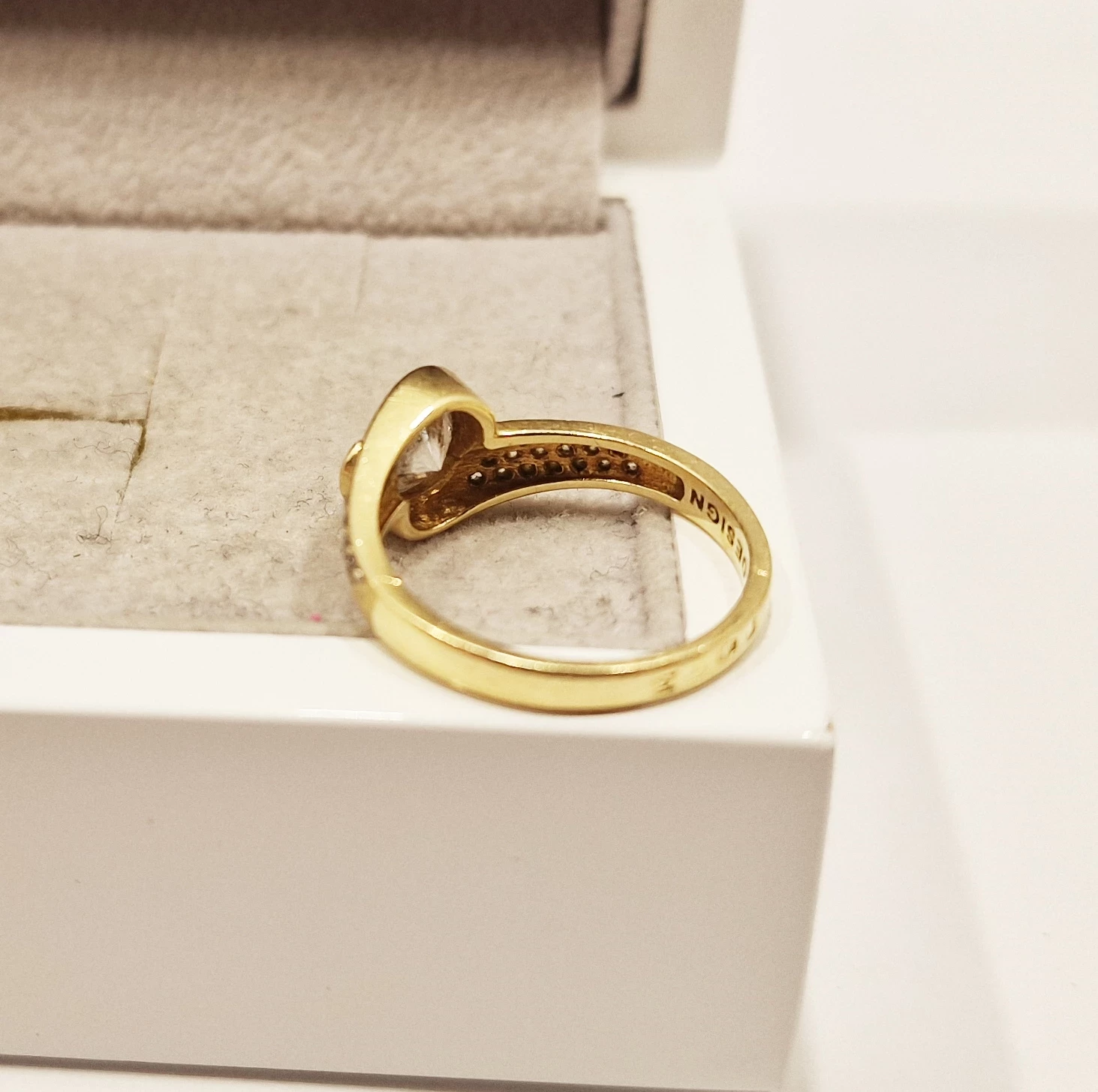 zloty-pierscionek-z-cyrkoniami-585-314g-r-15-stan-11323-2