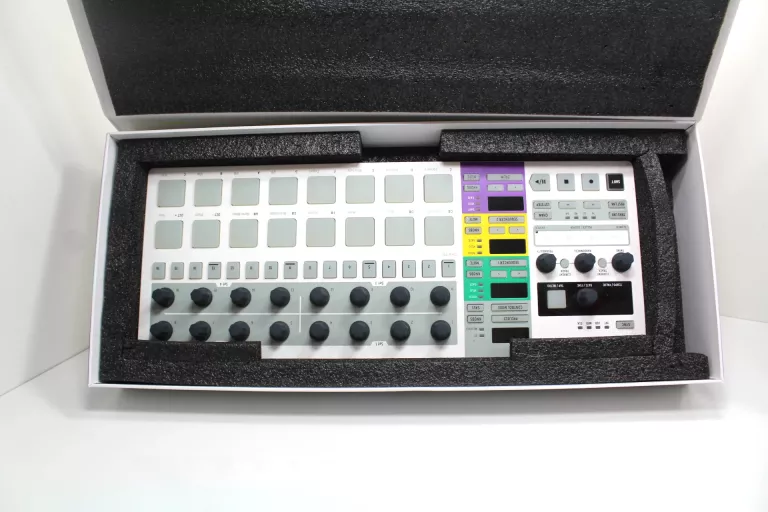 ARTURIA BEATSTEP PRO