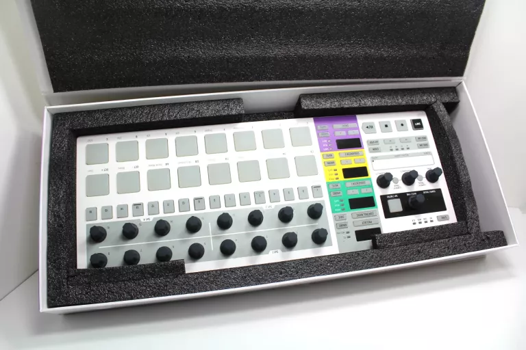 ARTURIA BEATSTEP PRO