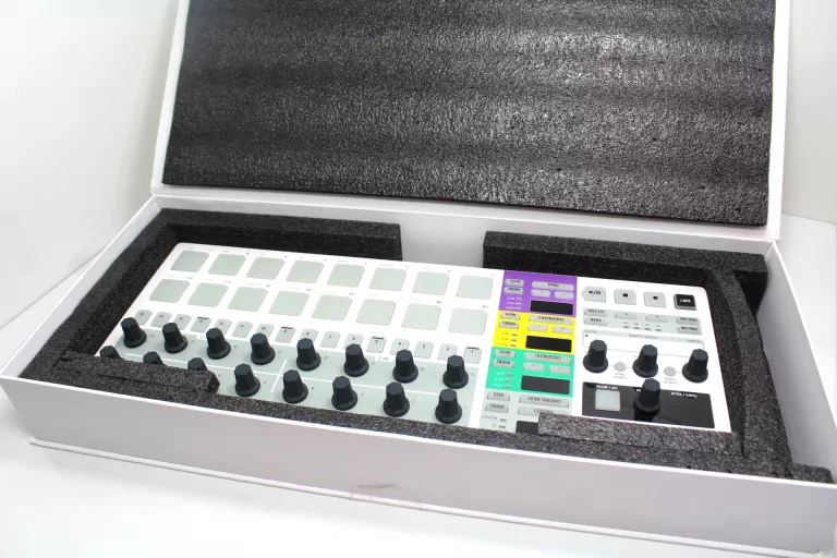 ARTURIA BEATSTEP PRO