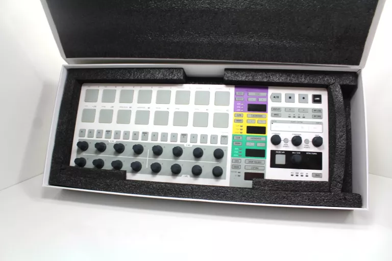 ARTURIA BEATSTEP PRO