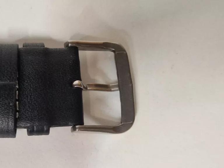 zegarek-meski-emporio-armani-28009-ksztalt-koperty-129223-2