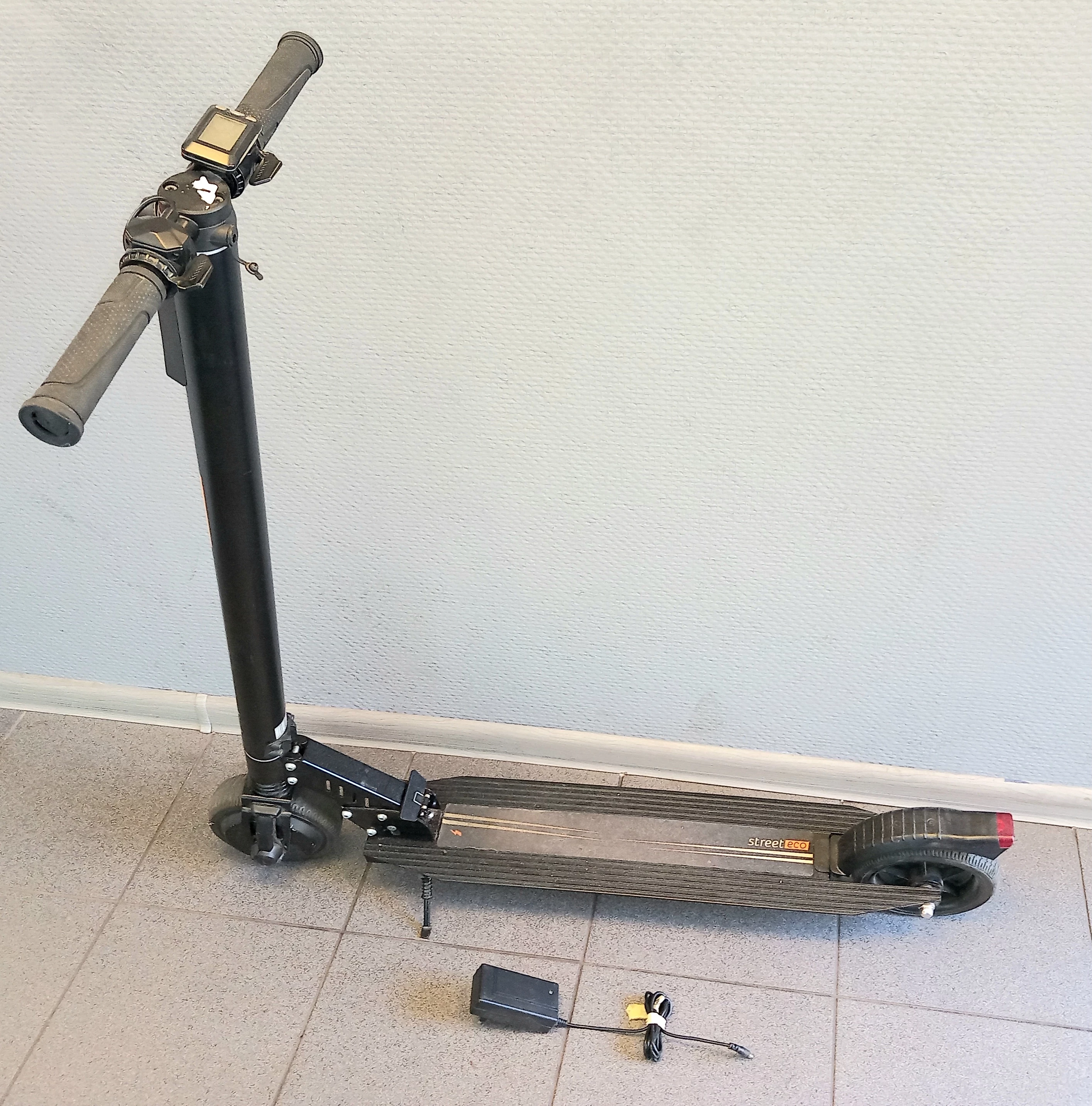 hulajnoga-elektryczna-street-eco-wadliwa-pod-ciezarem-jedzie-max-3kmh-al-pr-kaczynskiego-pawilon-nr-2-bydgoszcz