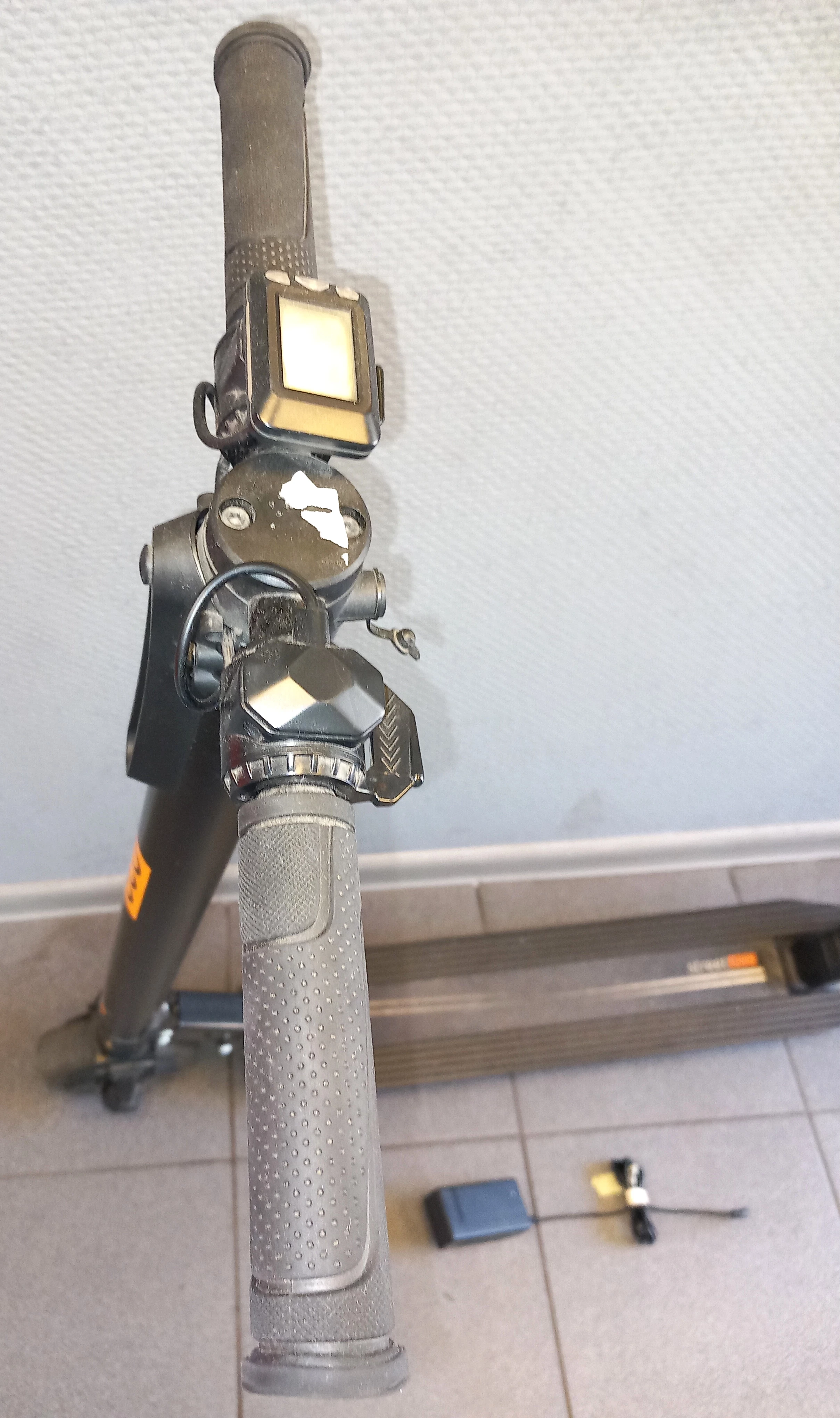 hulajnoga-elektryczna-street-eco-wadliwa-pod-ciezarem-jedzie-max-3kmh-ean-gtin-5908260505462