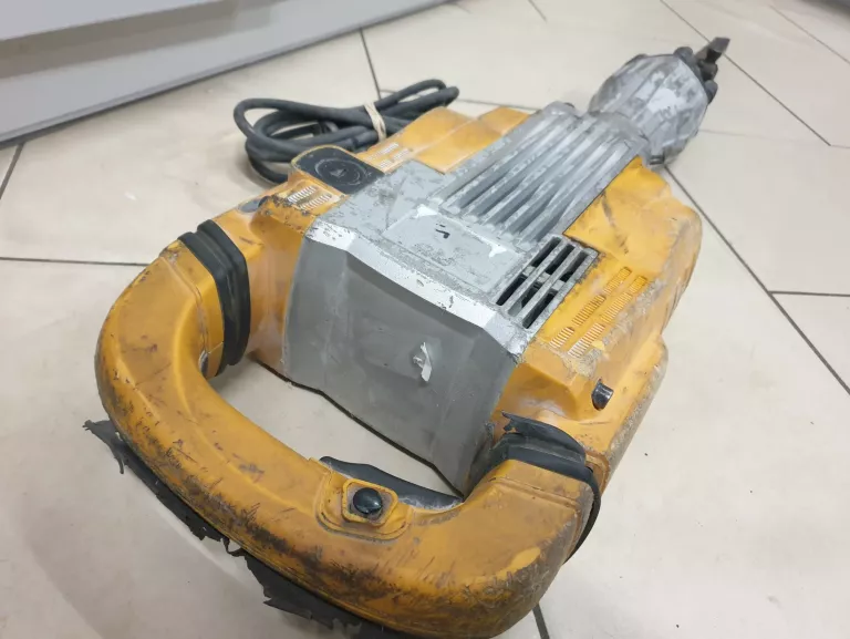 MŁOT WYBURZENIOWY JCB