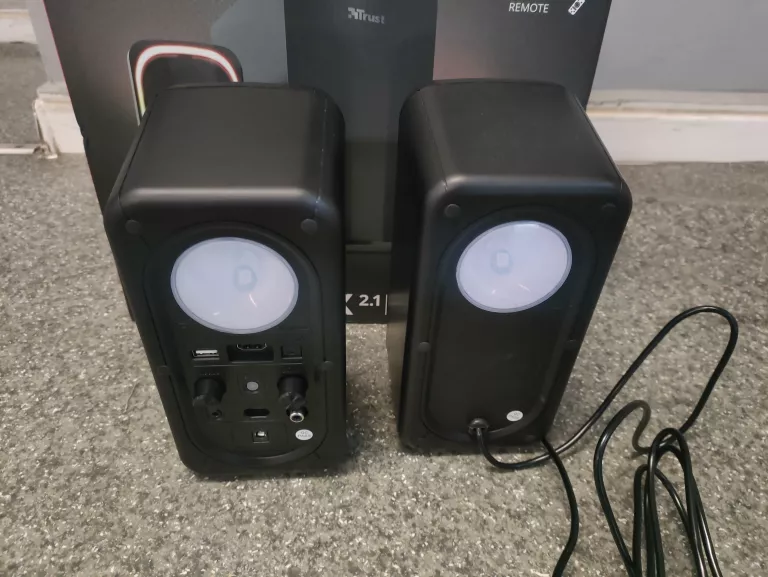 ZESTAW GŁOŚNIKÓW TRUST GXT 635 RUMAX RGB 2.1