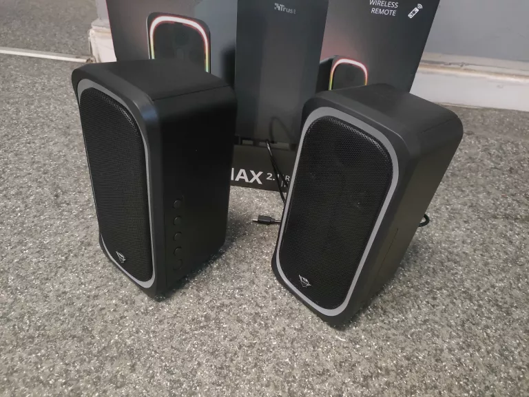 ZESTAW GŁOŚNIKÓW TRUST GXT 635 RUMAX RGB 2.1