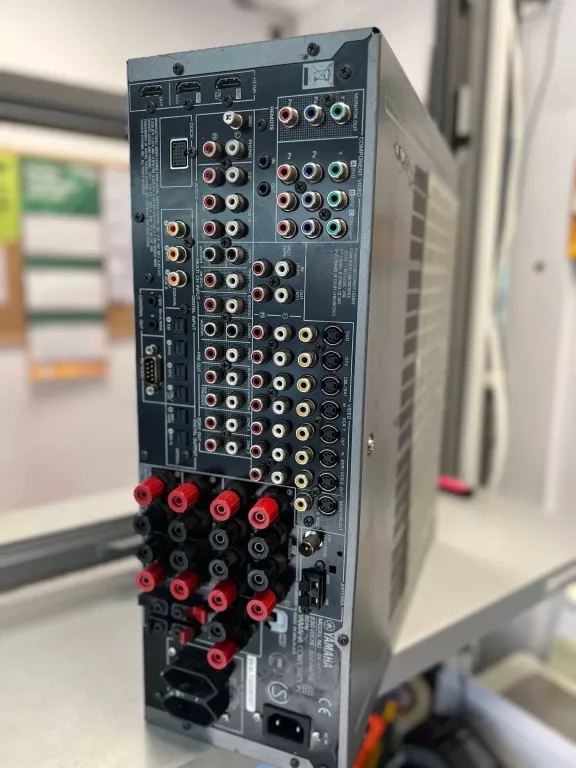 AMPLITUNER YAMAHA RX-V1700 7.1 SREBRN
