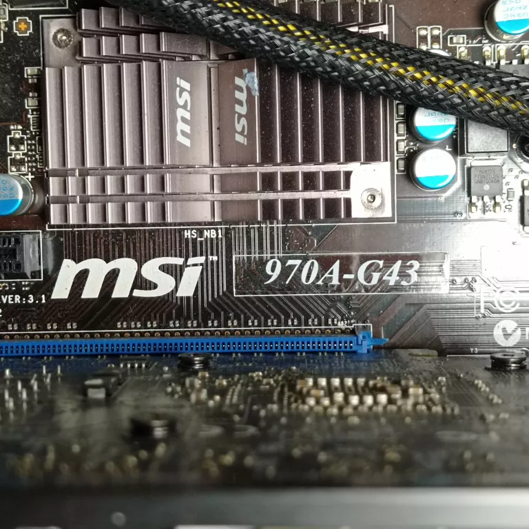 komputer-amd-fx-8320-8x35ghz16gbasus-radeon-r9-270x-2gb1tb-hdd-stan-11323-2