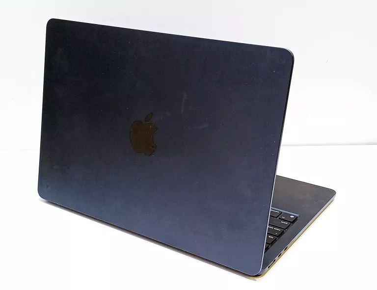 LAPTOP MACBOOK AIR 13 2022 M2/8GB/256SSD A2681