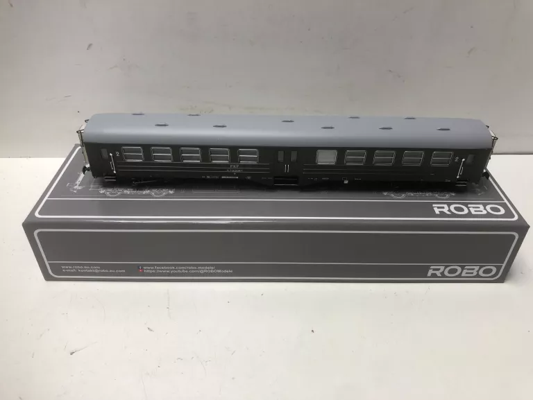 ROBO 352040 H0 WAGON OSOBOWY 102A RYFLAK 2KL PKP STALOWA WOLA ROZWADÓW EP.