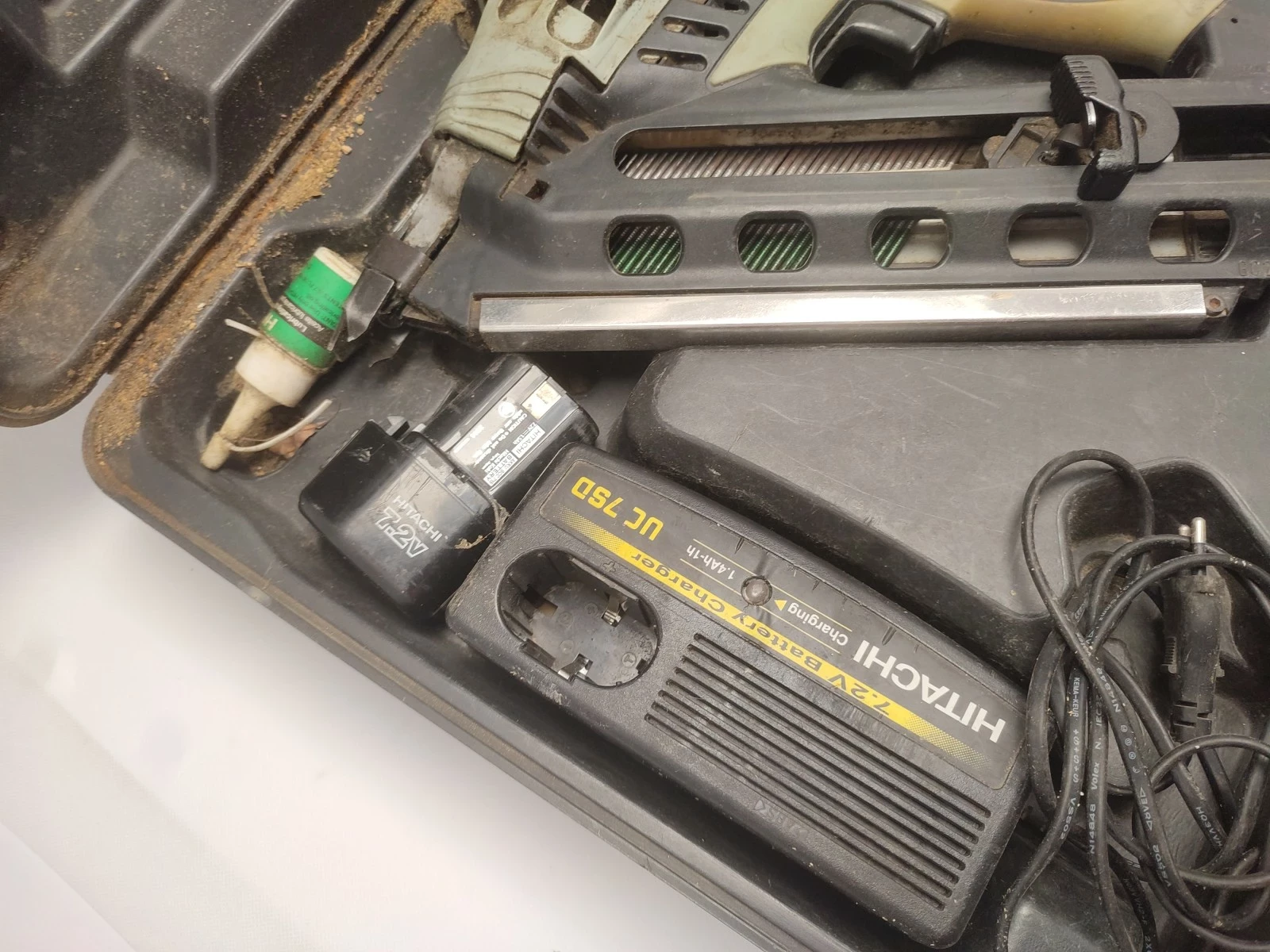 gwozdziarka-gazowa-akumulatorowa-hitachi-nr90gc2-ean-gtin-717709010765