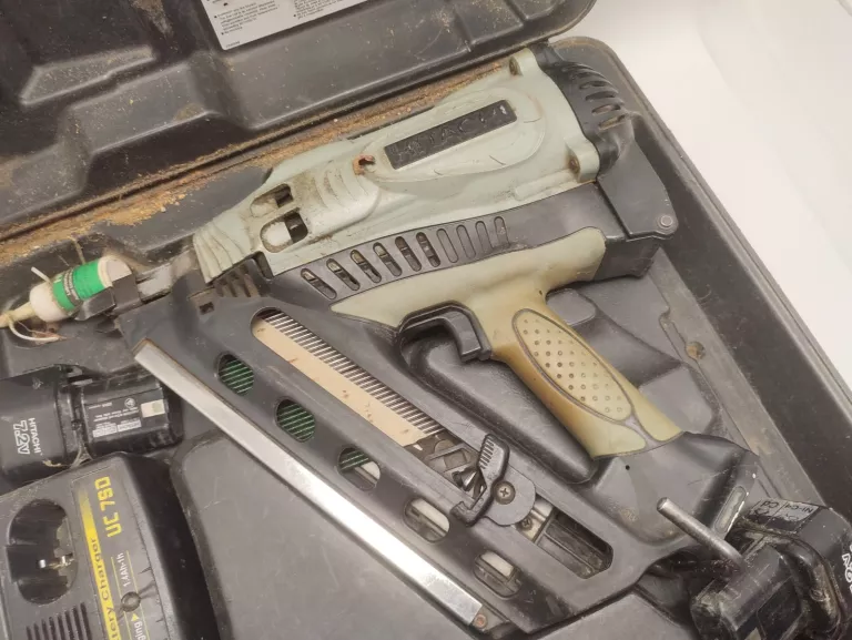 gwozdziarka-gazowa-akumulatorowa-hitachi-nr90gc2-maksymalna-dlugosc-gwozdzizszywek-40