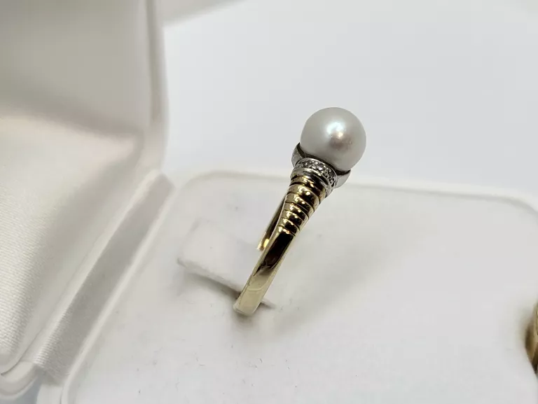 NIEZWYKŁY ZŁOTY PIERŚCIONEK 585 3,61G Z BRYLANTAMI 0,15CT