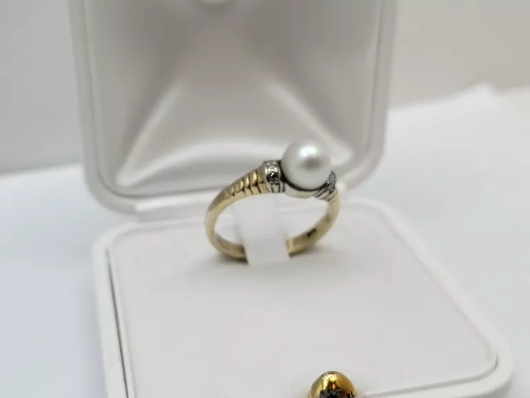 NIEZWYKŁY ZŁOTY PIERŚCIONEK 585 3,61G Z BRYLANTAMI 0,15CT
