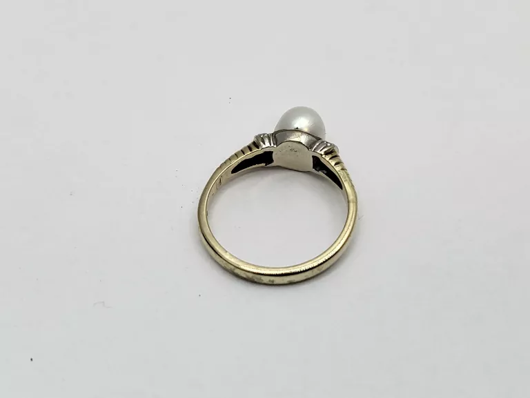 NIEZWYKŁY ZŁOTY PIERŚCIONEK 585 3,61G Z BRYLANTAMI 0,15CT