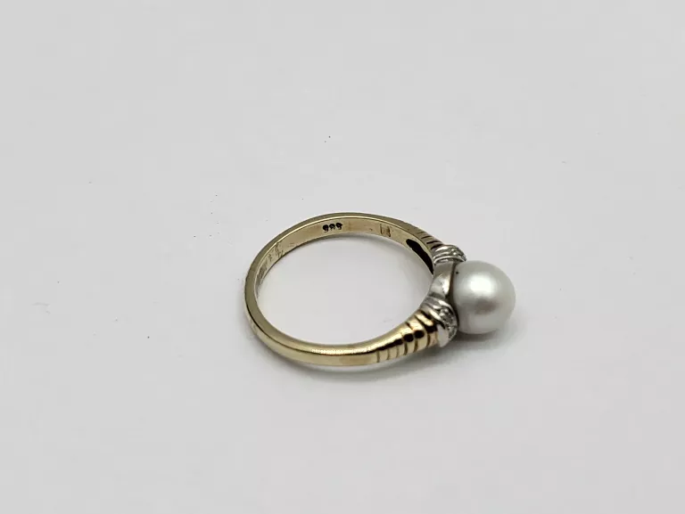 NIEZWYKŁY ZŁOTY PIERŚCIONEK 585 3,61G Z BRYLANTAMI 0,15CT