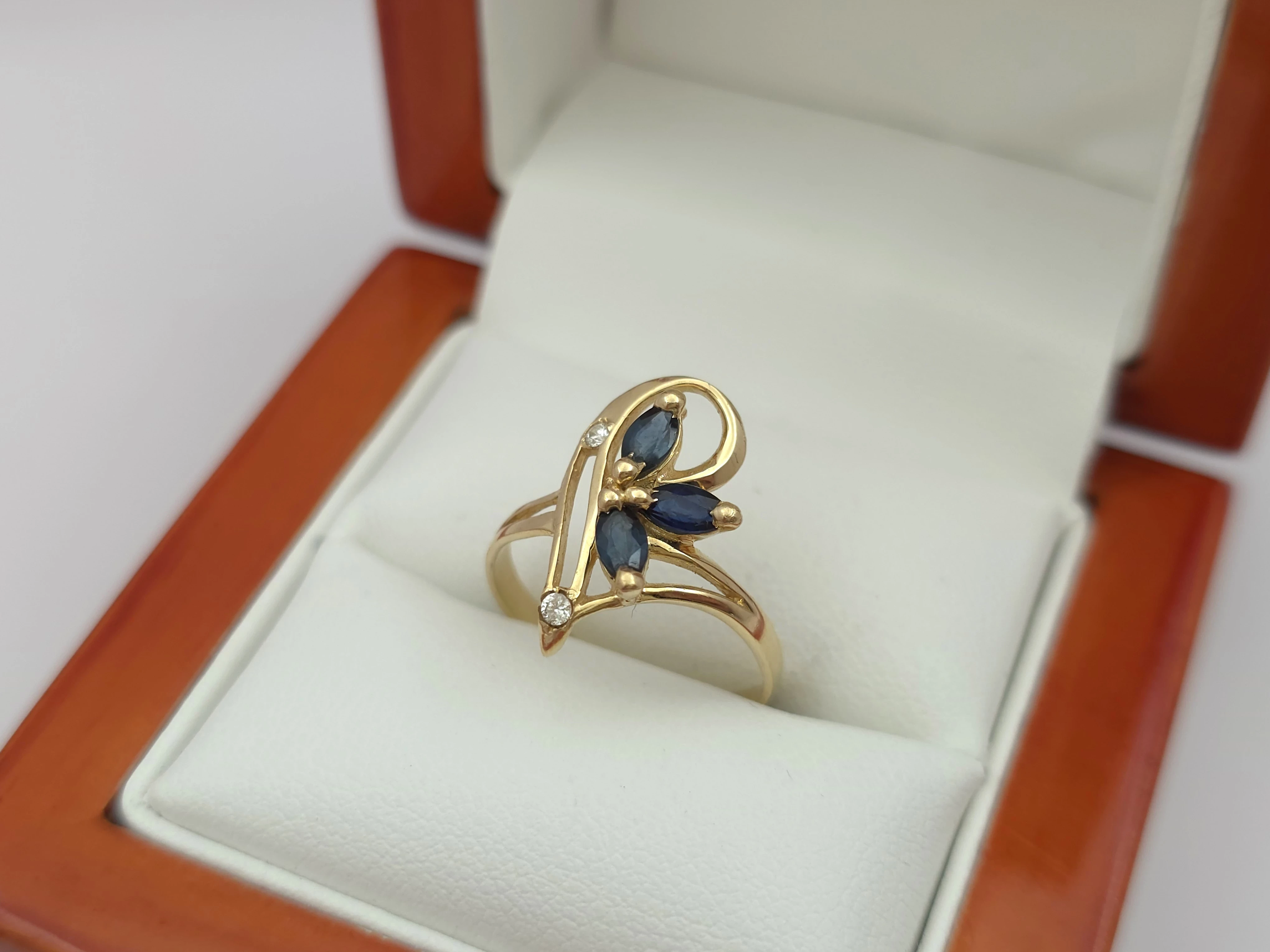 zloty-pierscionek-diamenty-i-szafiry-585-14k-r12-171g-material-15835-2