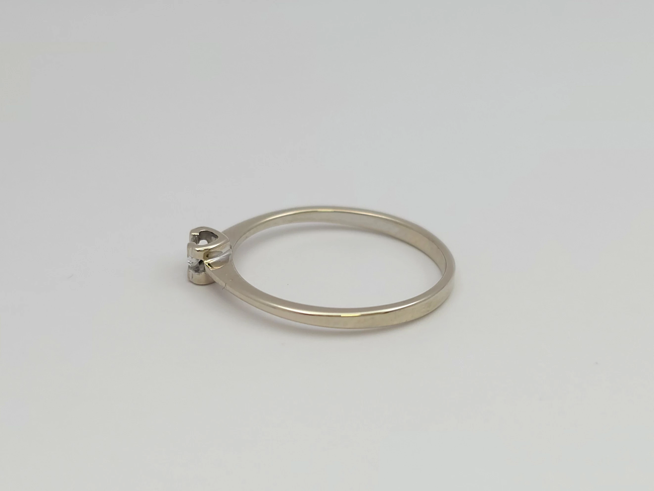 pierscionek-z-bialego-zlota-z-brylantem-005ct-585-14k-r17-153g-rozmiarsrednica-wew-mm-372-17