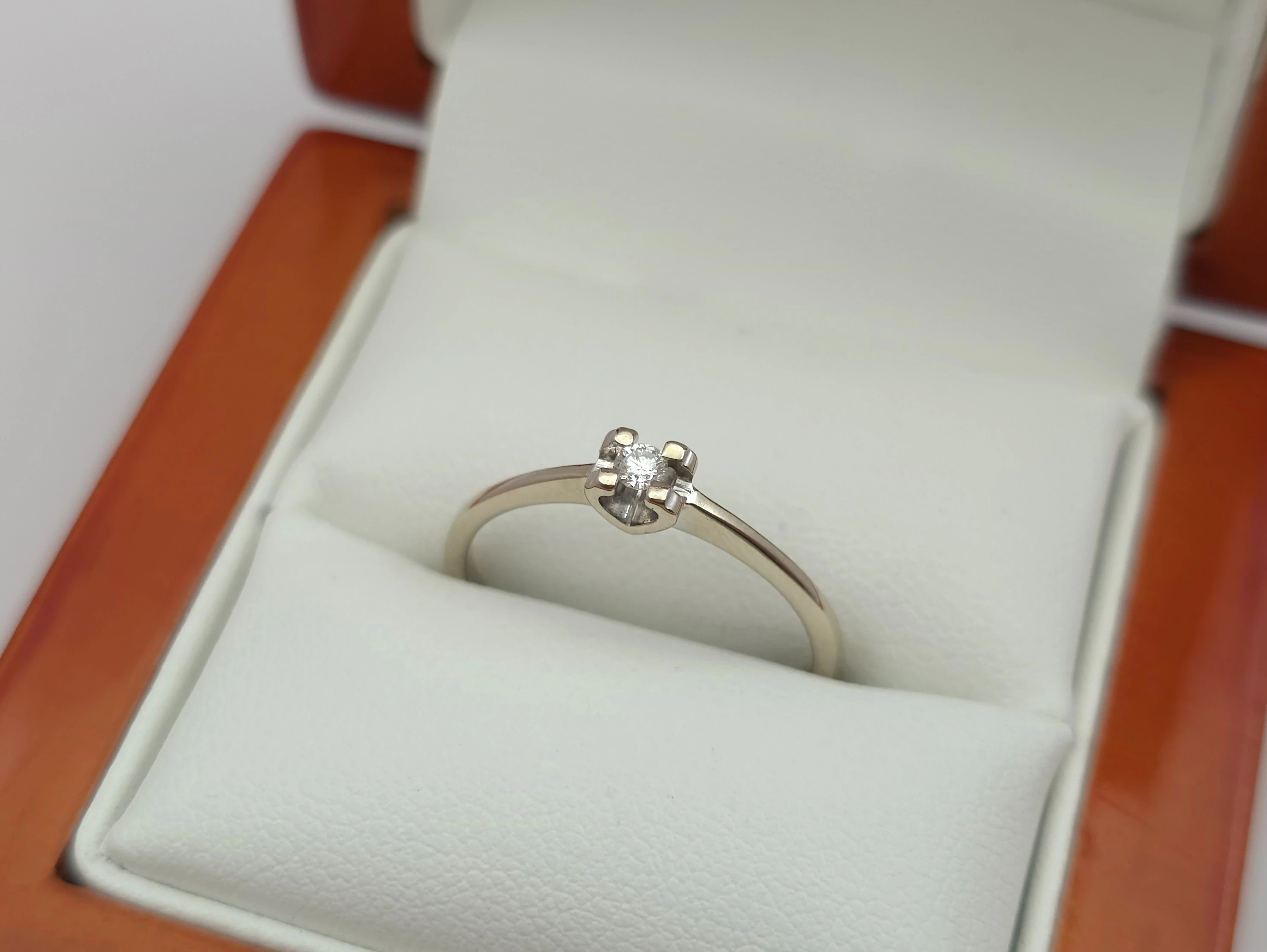 pierscionek-z-bialego-zlota-z-brylantem-005ct-585-14k-r17-153g-stan-11323-2