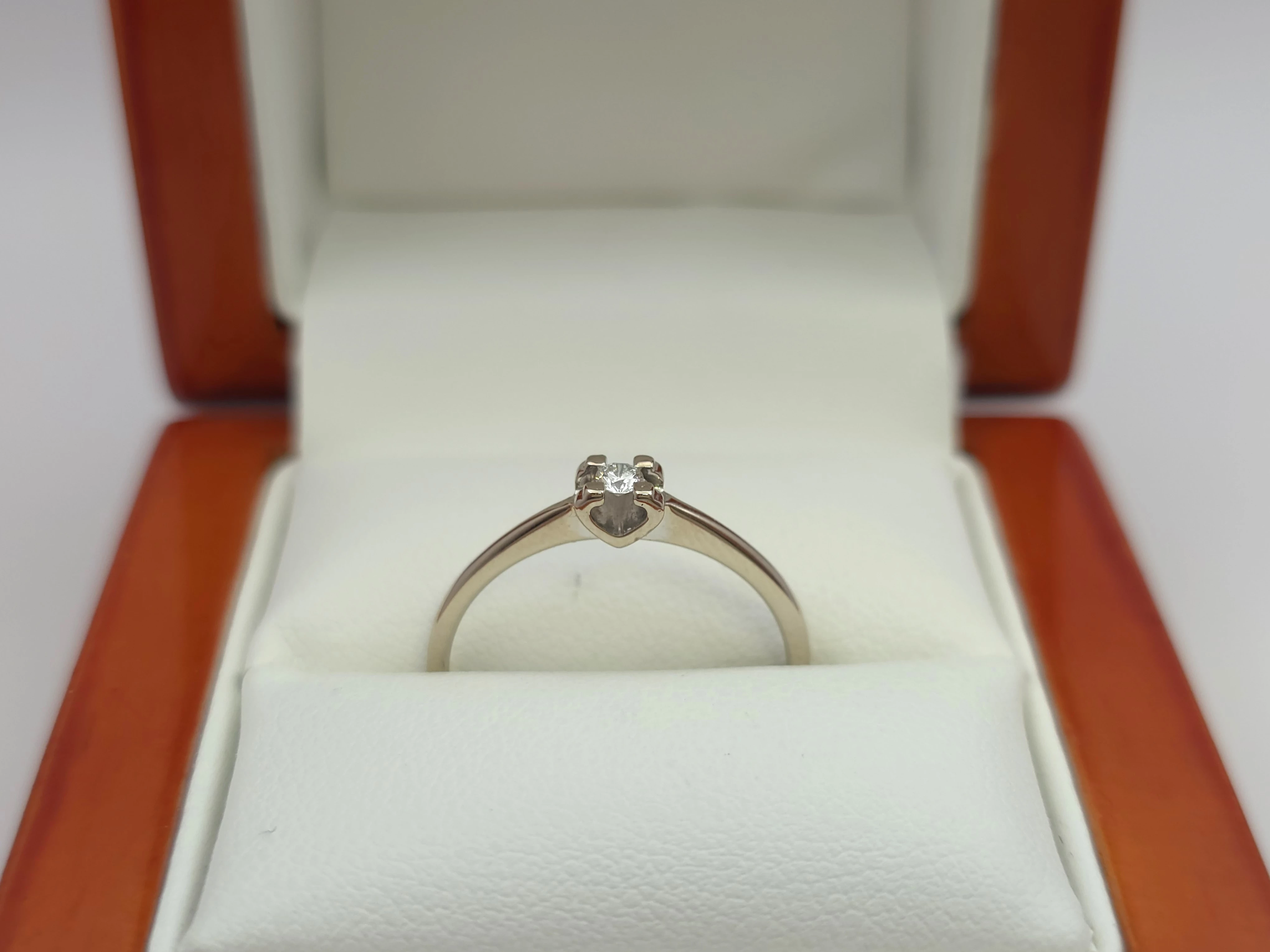 pierscionek-z-bialego-zlota-z-brylantem-005ct-585-14k-r17-153g-marka-248811-958954