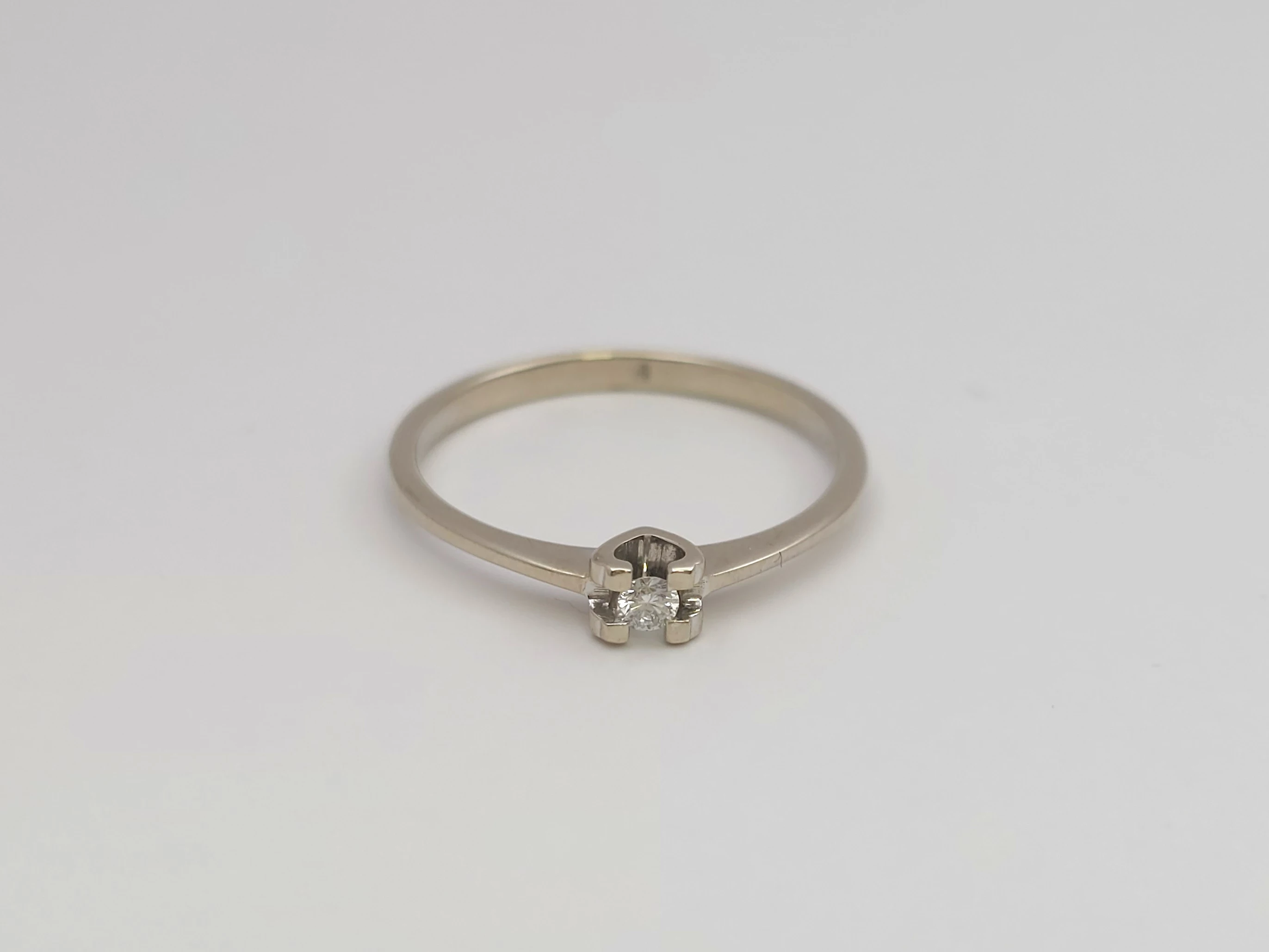 pierscionek-z-bialego-zlota-z-brylantem-005ct-585-14k-r17-153g-plec-15851-1