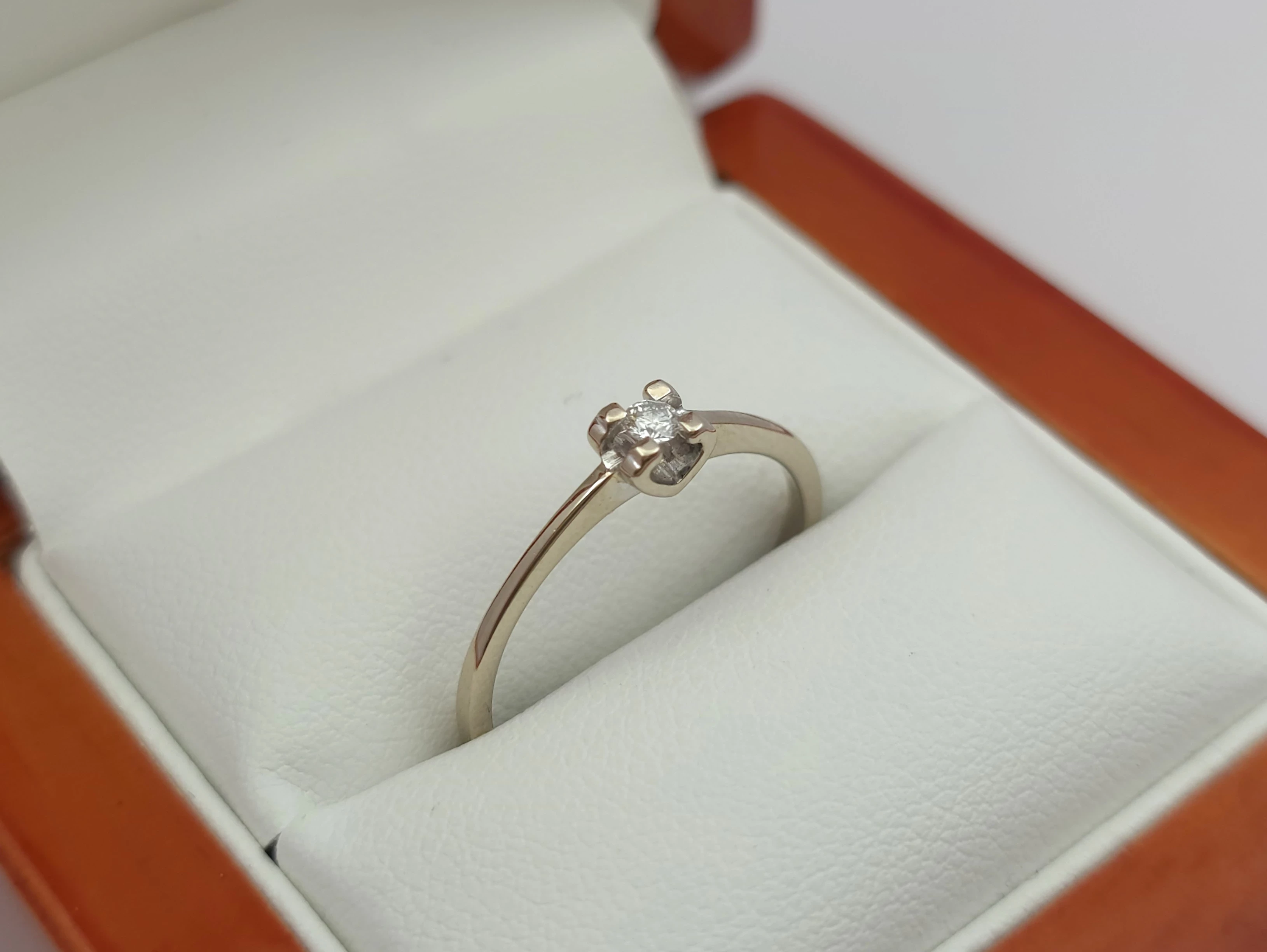 pierscionek-z-bialego-zlota-z-brylantem-005ct-585-14k-r17-153g-rodzaj-2205-2