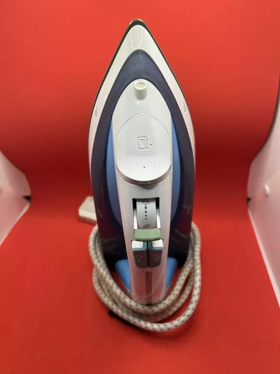 ZELAZKO PAROWE BEKO SIM7124B 2400W PĘKNIĘTA OBUDOWA