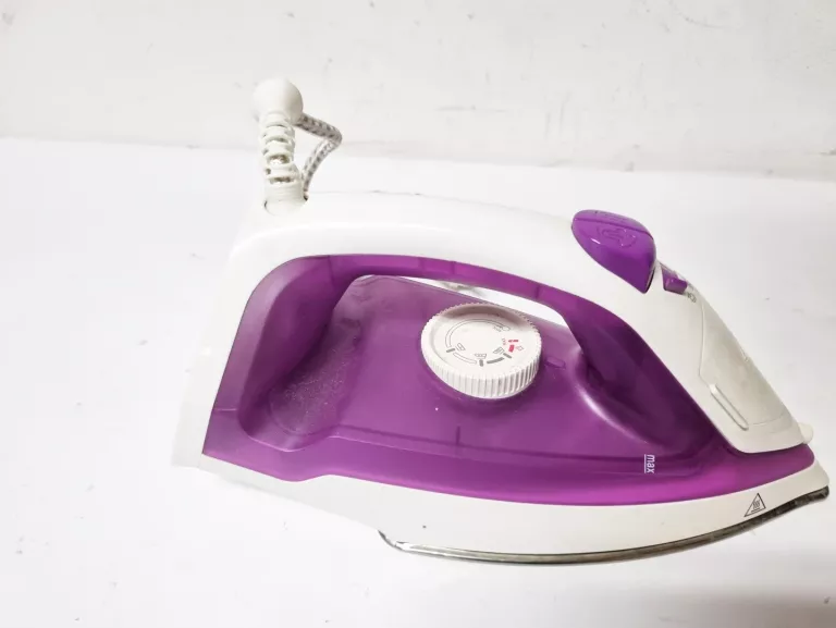 zelazko-clatronic-db-1800-a1-moc-260000