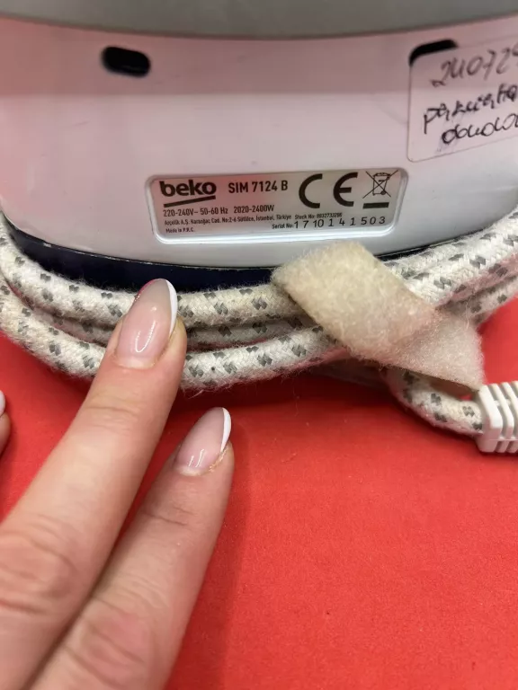 ZELAZKO PAROWE BEKO SIM7124B 2400W PĘKNIĘTA OBUDOWA