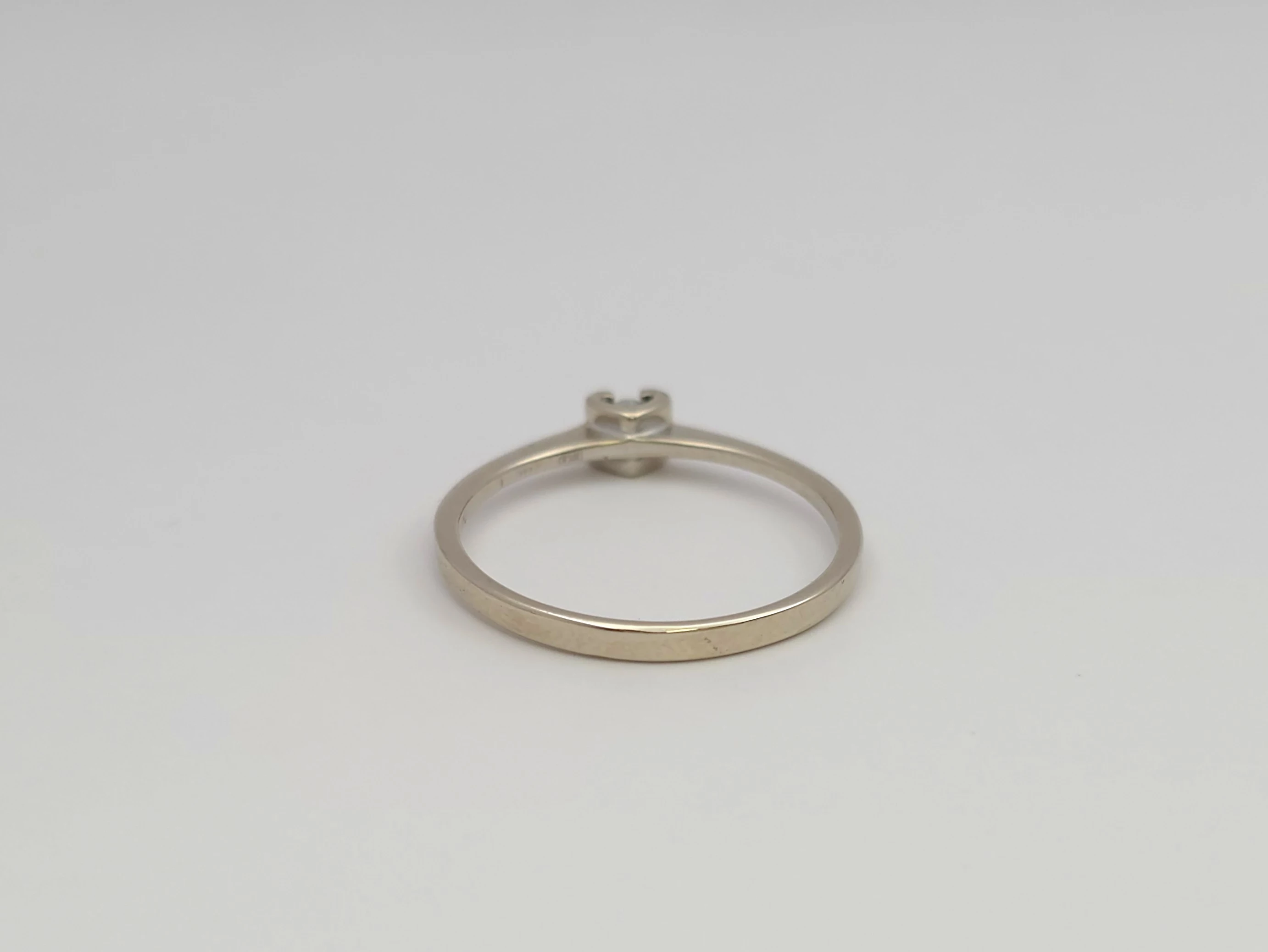 pierscionek-z-bialego-zlota-z-brylantem-005ct-585-14k-r17-153g-kolor-dominujacy-205826-225106