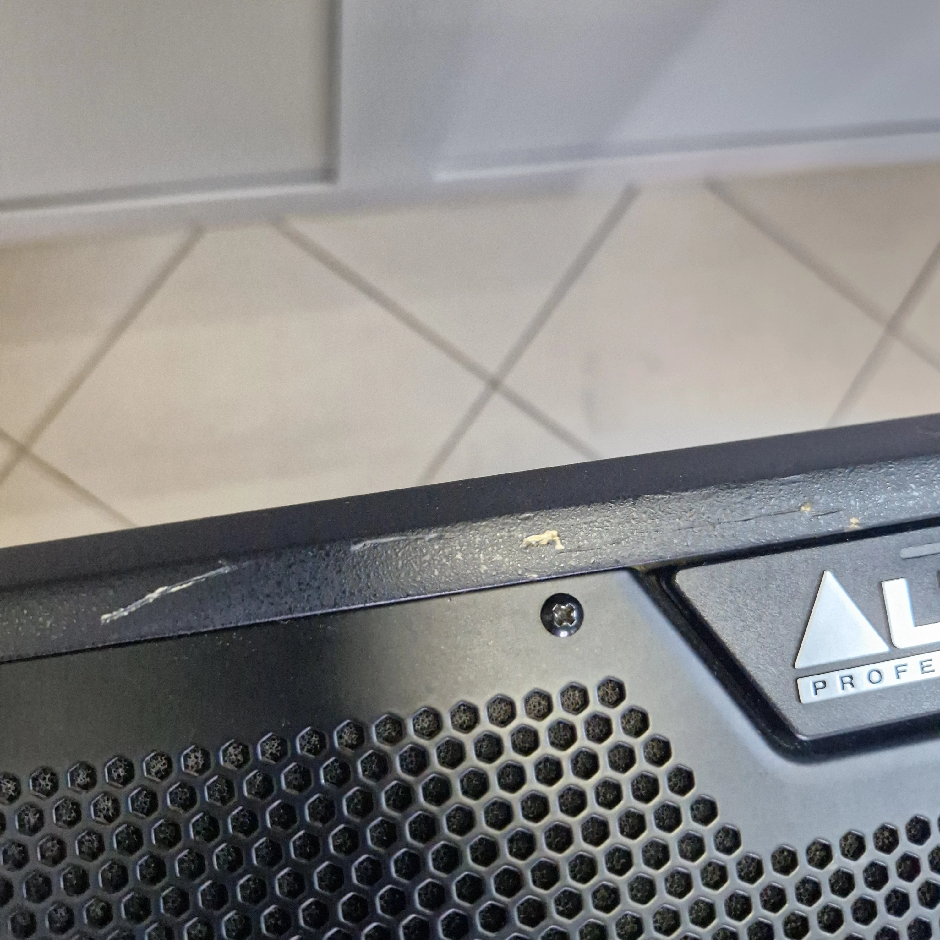 subwoofer-aktywny-alto-ts215s-glosnik-basowy-estradowy-waga-produktu-28