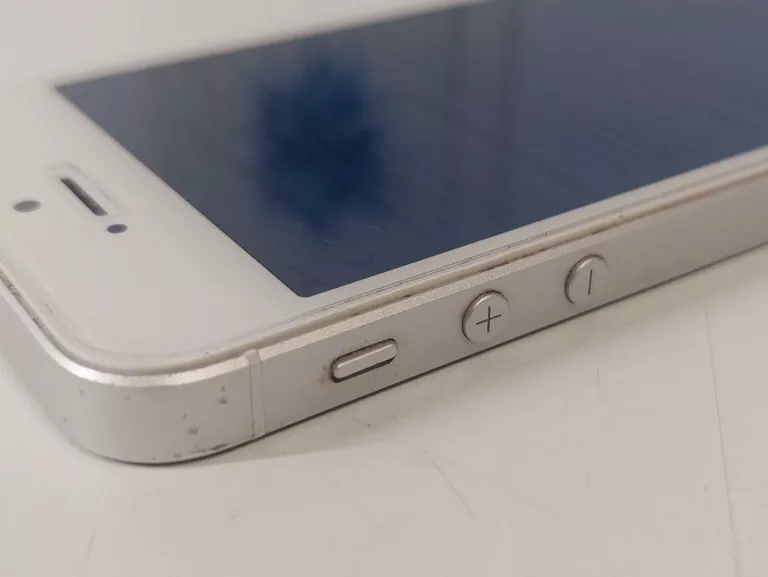 TELEFON APPLE IPHONE SE 2 GB / 64 GB 4G (LTE) SREBRNY