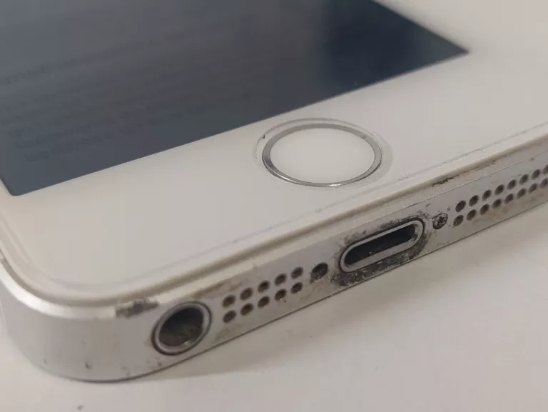 TELEFON APPLE IPHONE SE 2 GB / 64 GB 4G (LTE) SREBRNY
