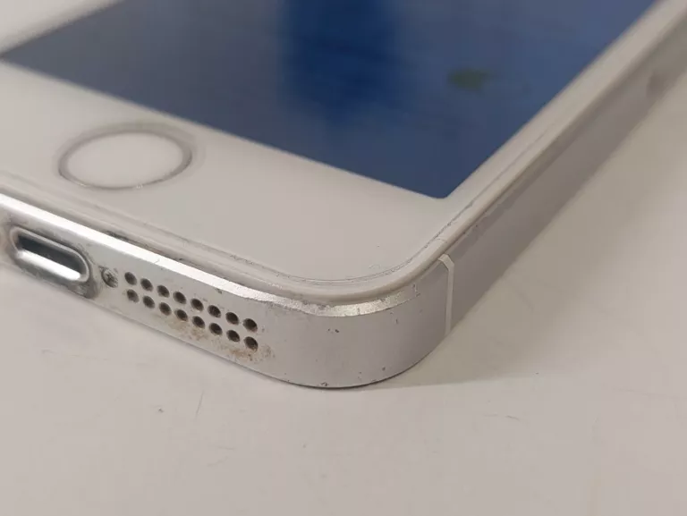 TELEFON APPLE IPHONE SE 2 GB / 64 GB 4G (LTE) SREBRNY