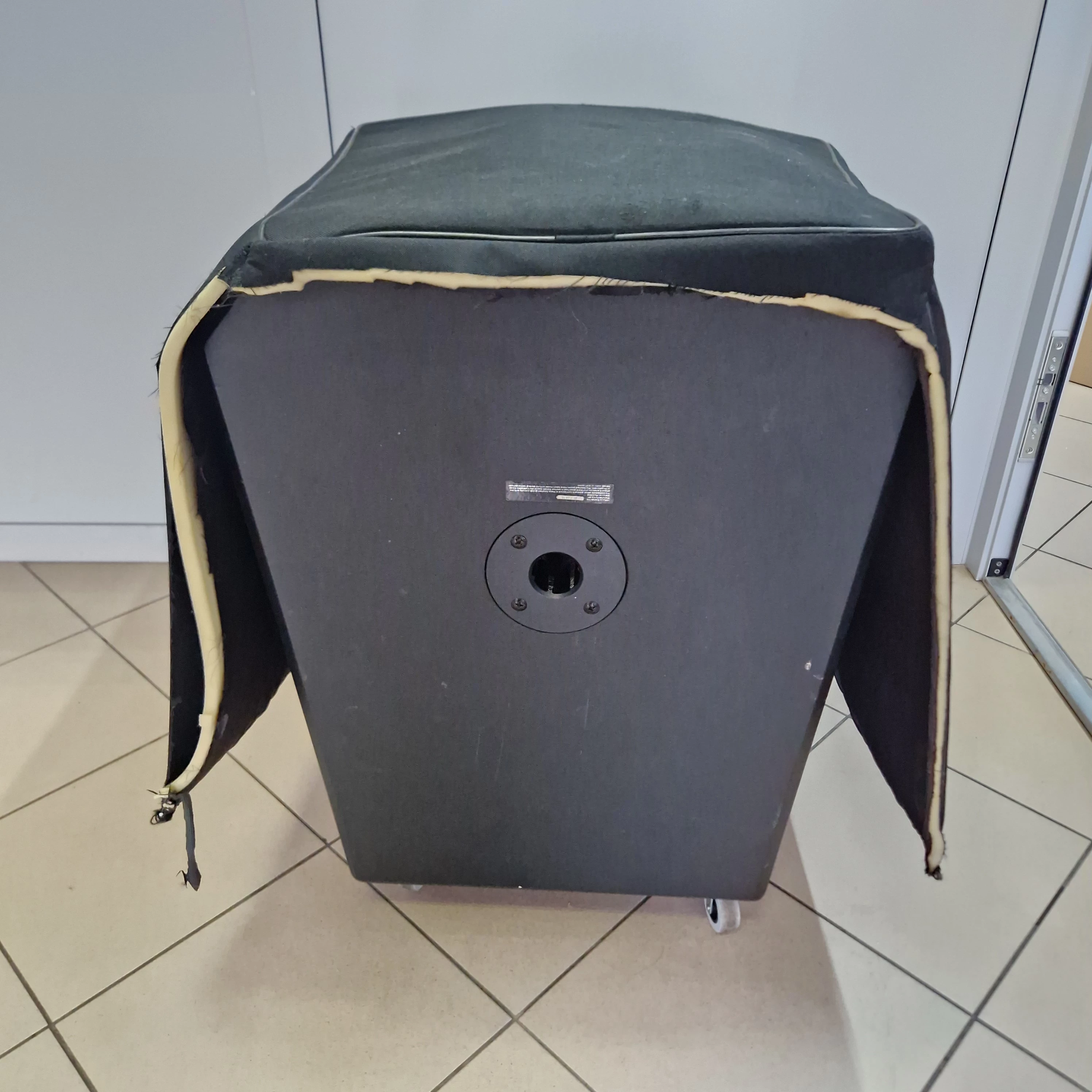 subwoofer-aktywny-alto-ts215s-glosnik-basowy-estradowy-kod-producenta-ts215s