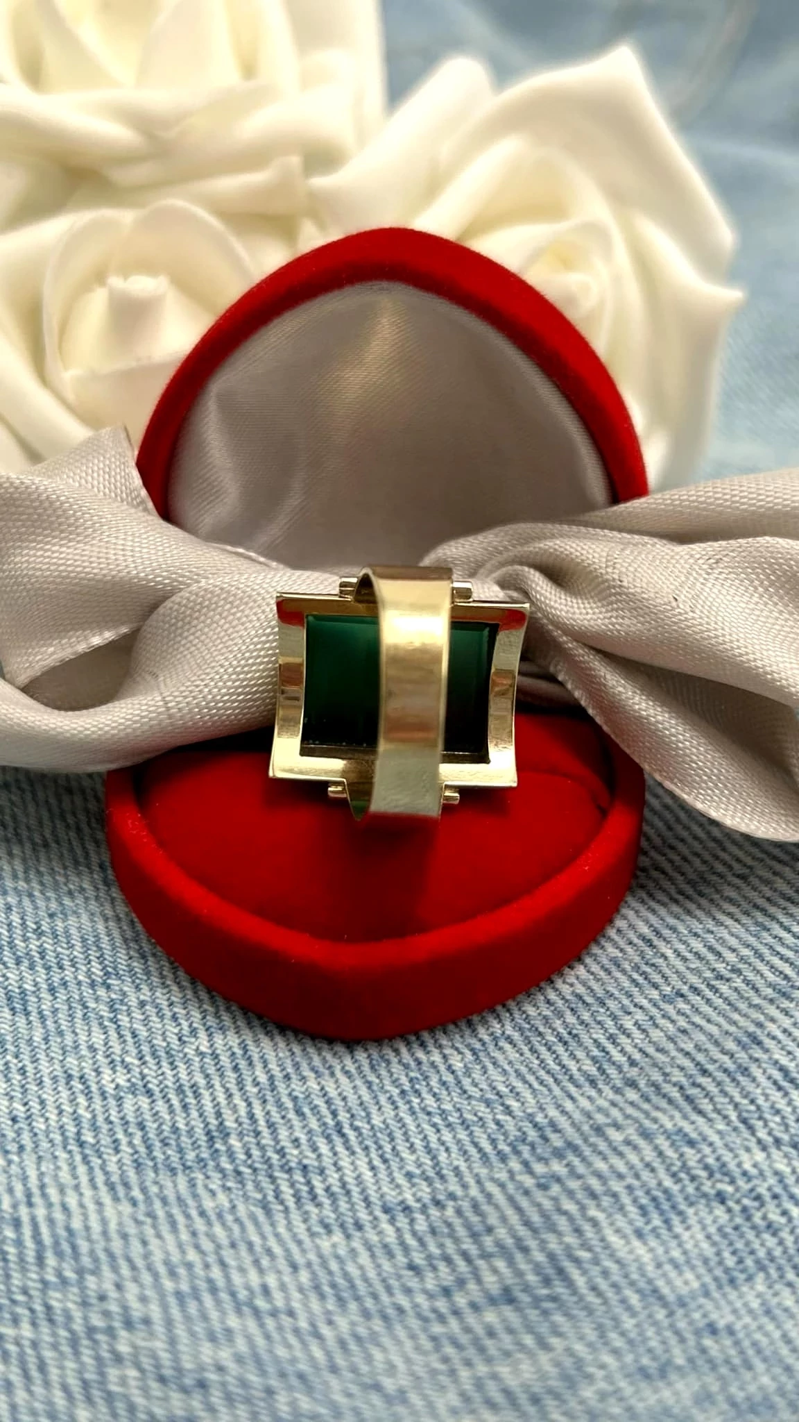 sliczny-zloty-333-sygnet-z-zielonym-kamieniem-784g-rozm-21-marka-226434-1704211