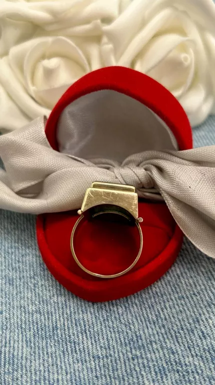 sliczny-zloty-333-sygnet-z-zielonym-kamieniem-784g-rozm-21-rozmiarsrednica-wew-mm-372-17