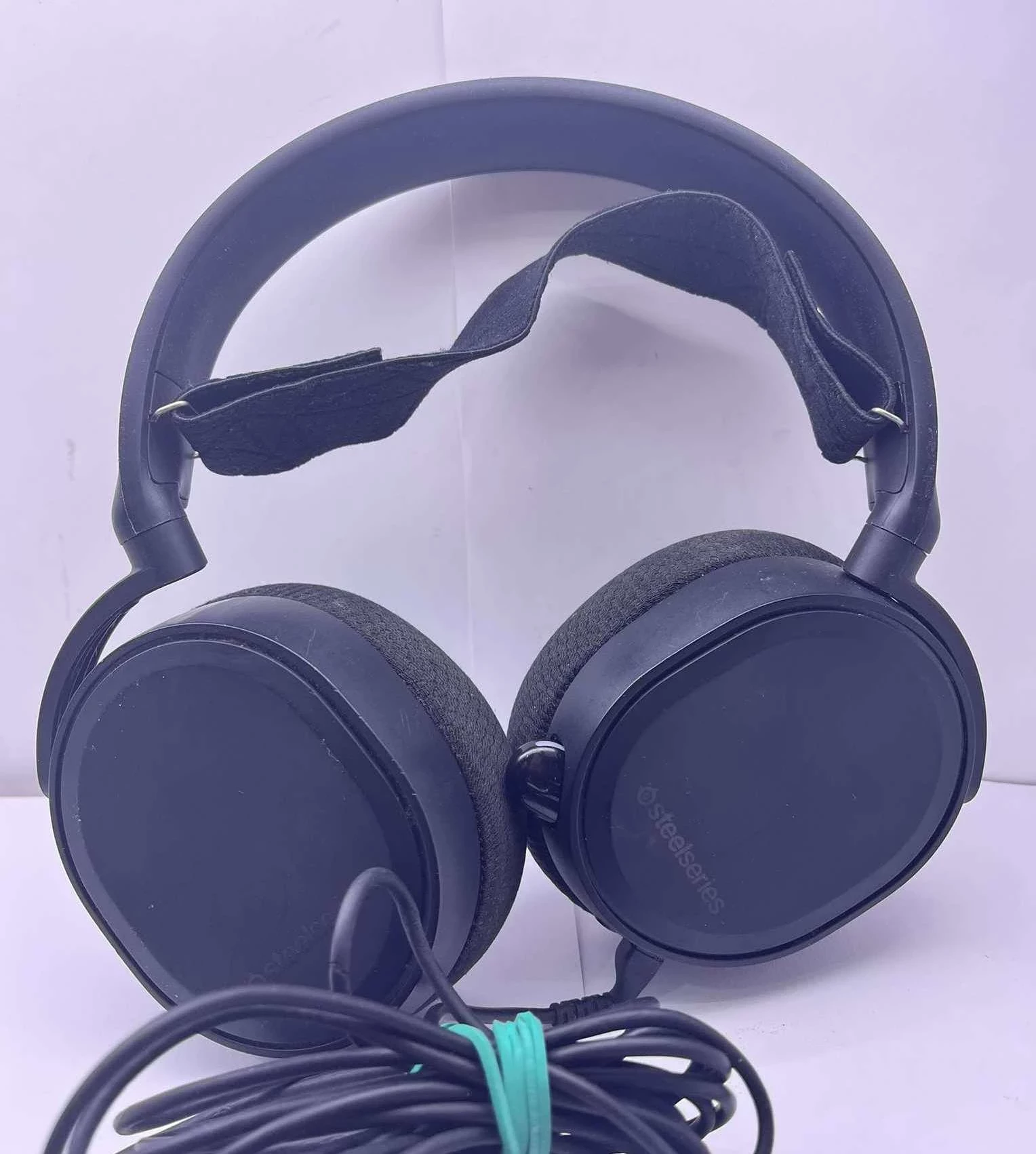 sluchawki-nauszne-steelseries-arctis-5-al-legionow-5030-lomza